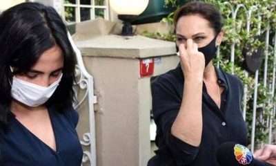 ممثلة تركية شهيرة تثير السخط بعد تشبيهها الكمامة بالنقاب والمحجبات بـ البعبع (فيديو)