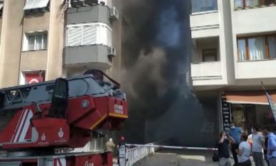 حريق بأحد المحلات بمنطقة كاديكوي باسطنبول (صور)
