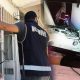بينها منتجات جنسية.. الشرطة التركية تضبط آلاف المعدات الطبية بمراكز للسوريين (فيديو)