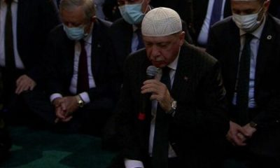 بصوت رائع .. أردوغان يقرأ القرآن الكريم في مسجد آيا صوفيا (فيديو)