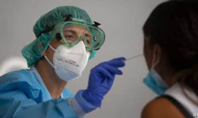 خبراء يكشفون "عيبا" في فحوص كورونا بـ"مسحة الأنف"