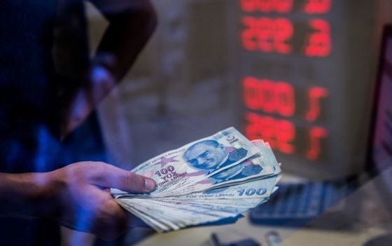 سبب انخفاض الليرة التركية اليوم