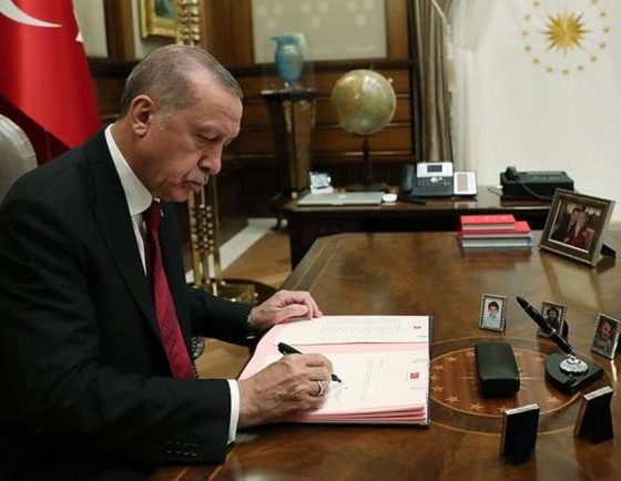 صلاحيات جديدة لأردوغان وتعديلات قانونية تطال الجيش والتجارة في تركيا