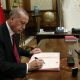 أردوغان يوقع على قرار سار لفئة العمال في تركيا