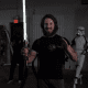 سيوف سلسلة Star Wars أصبحت حقيقة.. مهندس يتمكن من صنع أول سيف ضوئي حقيقي في العالم (فيديو)
