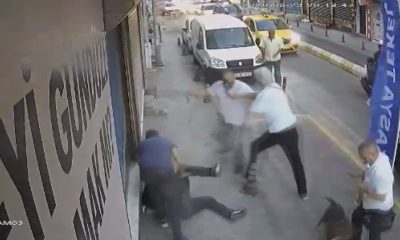 شجار بين سائقي مركبات الأجرة وشاب في اسطنبول.. والسبب كلب (فيديو)