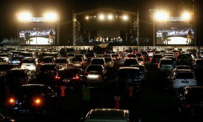 بلدية تركية تنظم حفلا موسيقيا للأهالي داخل سياراتهم (فيديو)