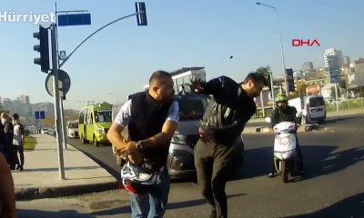 حدث مثير في اسطنبول .. صفعة قوية لصاحب دراجة نارية لهذا السبب! (فيديو)