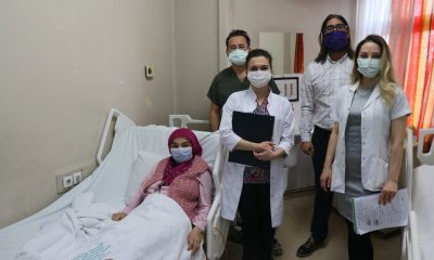 في ظاهرة نادرة.. إمرأة تركية برحمين تنجب توأما (صور)