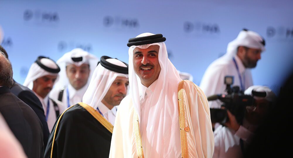 فيديو لأمير قطر برفقة بناته في مطعم يشعل مواقع التواصل الاجتماعي (فيديو-صور)