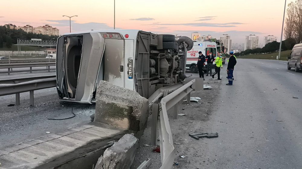 جرحى في انقلاب حافلة عمال في اسنيورت غربي إسطنبول