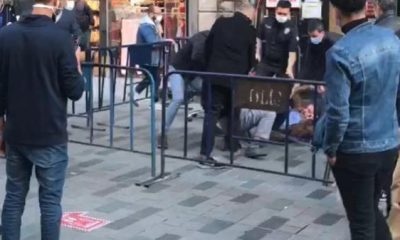 شجار عنيف بين شخصين بشارع الاستقلال (فيديو)