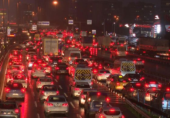 تقرير عالمي: إسطنبول تتصدر قائمة أكثر مدن العالم ازدحامًا لعام 2024