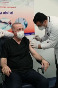 الرئيس أردوغان يتلقى الجرعة الثانية من لقاح كورونا