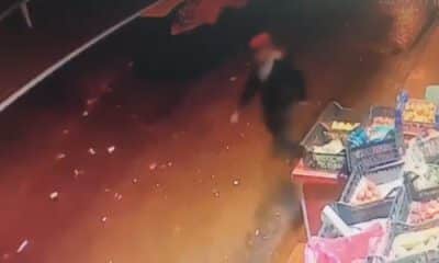 مطارة شاب أجنبي سرق هاتف امرأة في إسطنبول (فيديو)