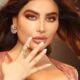 بظهور عريان ..انجي خوري تتحدى سما المصري في بث مباشر