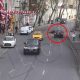 مشهد مؤلم.. لحظة تعرض شاب سوري لحادث سير في إسطنبول (فيديو)