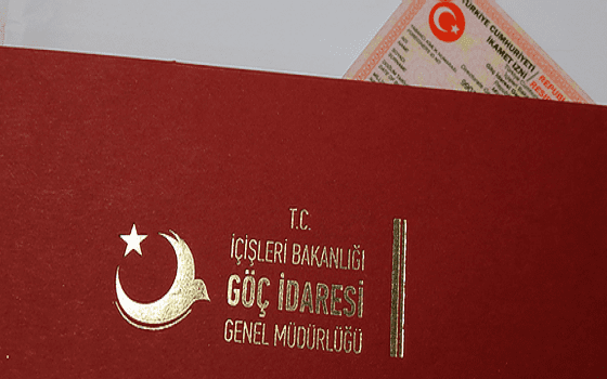 تجديد الإقامة المتأخرة في تركيا.. إجراءات قانونية لتصحيح الوضع وتجنّب الغرامات