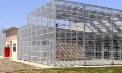 فيديو تجريد امرأة من ملابسها وتفتيشها أمام محتجزين ذكور في سجن أسترالي يثير ضجة!