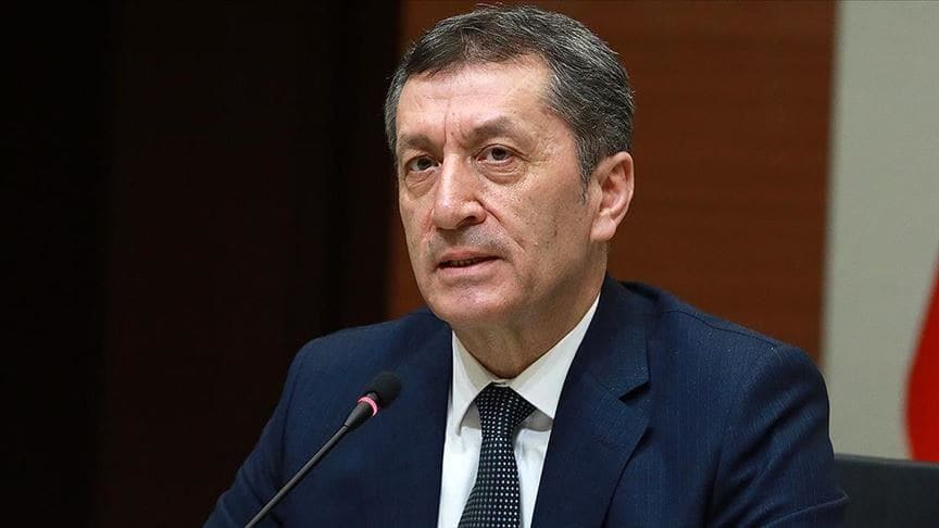 وزير التعليم التركي يعلن عن موعد العطلة الصيفية