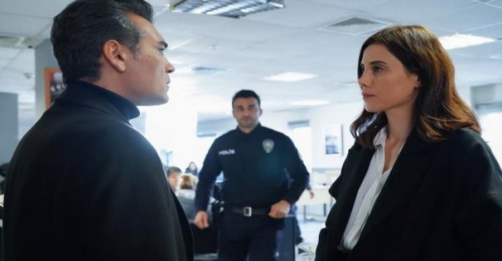 شاهد مسلسل الخائن الحلقة 25 “عديم الوفاء ٢٥” مترجمة قصة عشق