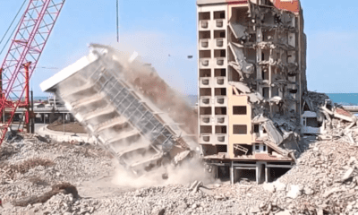 شاهد: لحظة نجاة عامل أثناء سقوط مبنى ضخم في تركيا
