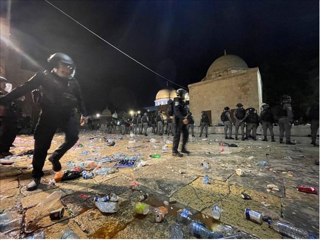 تركيا اليوم فلسطيني يخاطب الشرطة الإسرائيلية عبر جهاز لا سلكي استحوذ عليه: “أبو عبيدة بالطريق” (فيديو) فلسطيني يخاطب الشرطة الإسرائيلية عبر جهاز لا سلكي استحوذ عليه: “أبو عبيدة بالطريق” (فيديو)