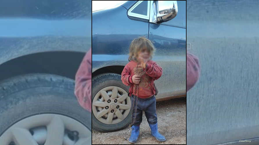 تركيا اليوم طفلة سورية قيدها والدها وسجنها في قفص فماتت جوعاً وعطشاً! حادث يثير غضباً طفلة سورية قيدها والدها وسجنها في قفص فماتت جوعاً وعطشاً! حادث يثير غضباً