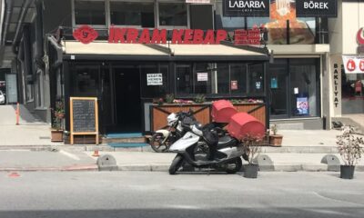 خدمات التوصيل في تركيا.. رحلة محفوفة بالمخاطر لتلبية حاجات الصائمين بأزقة المدن