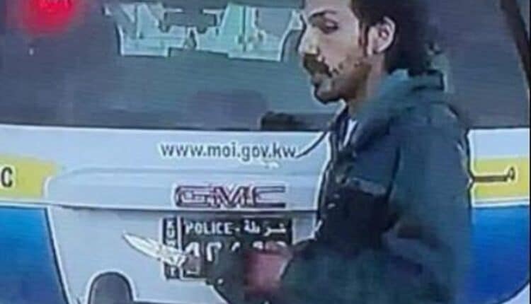 تركيا اليوم جريمة المهبولة تهز الكويت.. سوري يقتل أمه الكويتية ثم شرطاً في المرور ويلوذ هارباً جريمة المهبولة تهز الكويت.. سوري يقتل أمه الكويتية ثم شرطاً في المرور ويلوذ هارباً