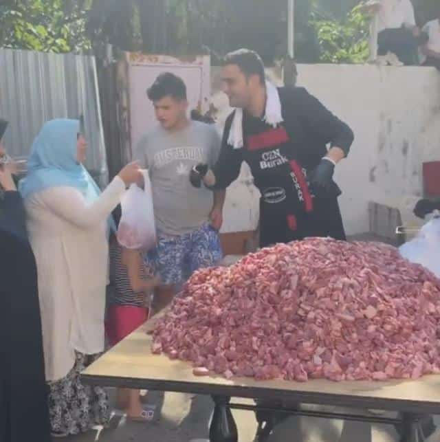 بالصور..هكذا احتفل الشيف بوراك بعيد الأضحى