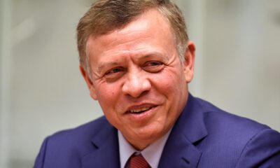 مواطن يطلب من ملك الأردن تحقيق حلمه في عرض البحر.. فيديو