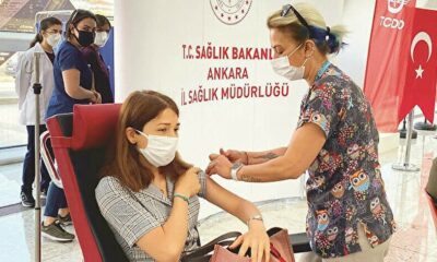 في محطات القطارات والحافلات.. تركيا تفتتح مراكز للتطعيم ضد “كورونا”