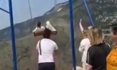 فيديو الأرجوحة المرعبة.. تفاصيل الحادث ومصير السيدتين بعد السقوط