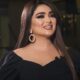 مذيع يطلب من ملكة جمال آسيا إزالة الماكياج وتلبي الطلب(فيديو)