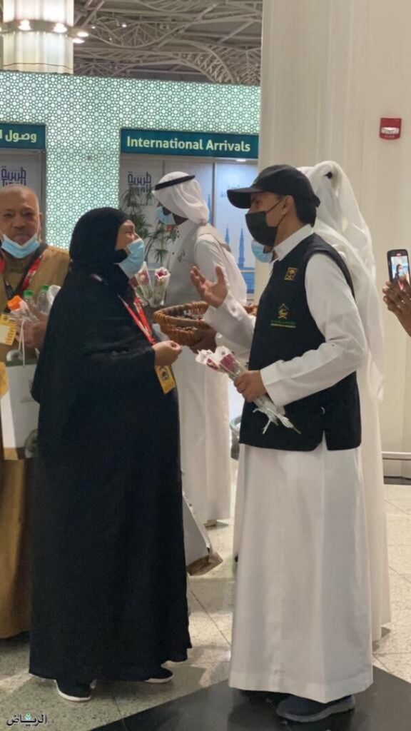 بالصور..السعودية تستقبل أولى رحلات المعتمرين القادمين من الخارج