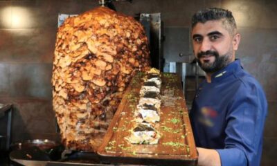 لأول مرة في تركيا! دونر كباب مطلي بالذهب عيار 24 .. فيديو