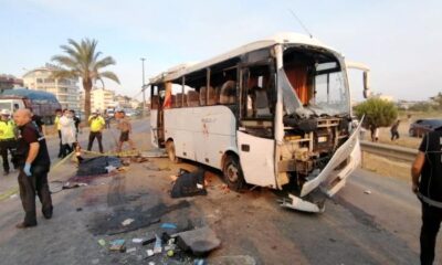مصرع 3 سائحين أجانب وإصابة آخرين نتيجة انقلاب حافلة في انطاليا (صور)