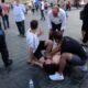 ذعر في إسطنبول... مواطن أجنبي يغمى عليه وسط الشارع والسبب! (فيديو)