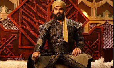 بطل مسلسل قيامة عثمان يحرج فتاة منقبة (فيديو)
