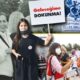 'نموت لكننا لا نصبح روبوتات'.. مظاهرة معارضة لتلقي اللقاح في إسطنبول.. صور