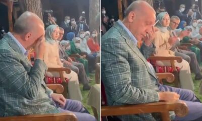 بالفيديو: الرئيس أردوغان يبكي أثناء استماعه إلى قصيدة غناها بصوته