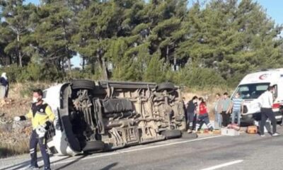 قتيل و 35 جريح في حادث سير بين حافلة سياح وحافلة طلاب في موغلا.. فيديو