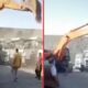 شاهد ماذا فعل عامل تركي عندما طلب أجره ولم يستطع الحصول عليه