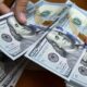 الخزانة والمالية التركية تلزم الأشخاص الراغبين بتصريف مبالغ بقيمة 100 دولار فما فوق بهذا الأمر!
