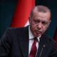 أردوغان يحث الأتراك على الاقتراض من بنوك الدولة بعد تخفيضات حادة للفائدة