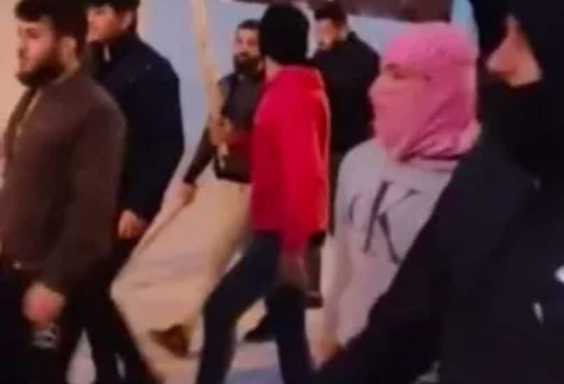 تركيا.. توقيف 8 مواطنين من جنسية عربية ظهروا بحوزتهم أسلحة بيضاء (فيديو)