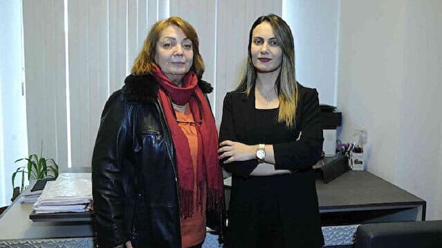 تركيا اليوم ازدواجية المعايير.. أكشنار تدافع عن صحفية أساءت لأردوغان وترفع دعوى ضد مسنة ازدواجية المعايير.. أكشنار تدافع عن صحفية أساءت لأردوغان وترفع دعوى ضد مسنة