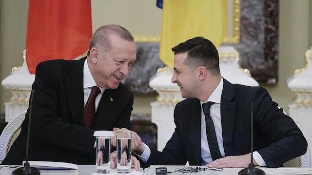 تركيا اليوم أردوغان لزيلينسكي: تركيا مستعدة لحل الأزمة بين روسيا وأوكرانيا "بأي طريقة ممكنة" أردوغان لزيلينسكي: تركيا مستعدة لحل الأزمة بين روسيا وأوكرانيا "بأي طريقة ممكنة"