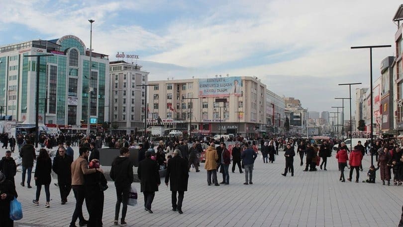 تركيا اليوم اعتداء وحشي على مستأجر باسنيورت في إسطنبول (فيديو) اعتداء وحشي على مستأجر باسنيورت في إسطنبول (فيديو)